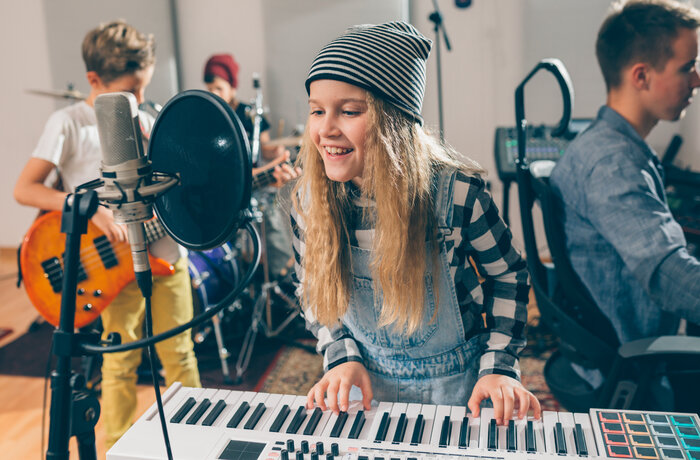 Kinder beim Musik machen