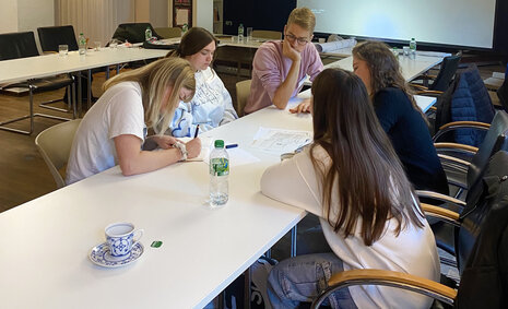 Junge Menschen beim Workshop in Berlin